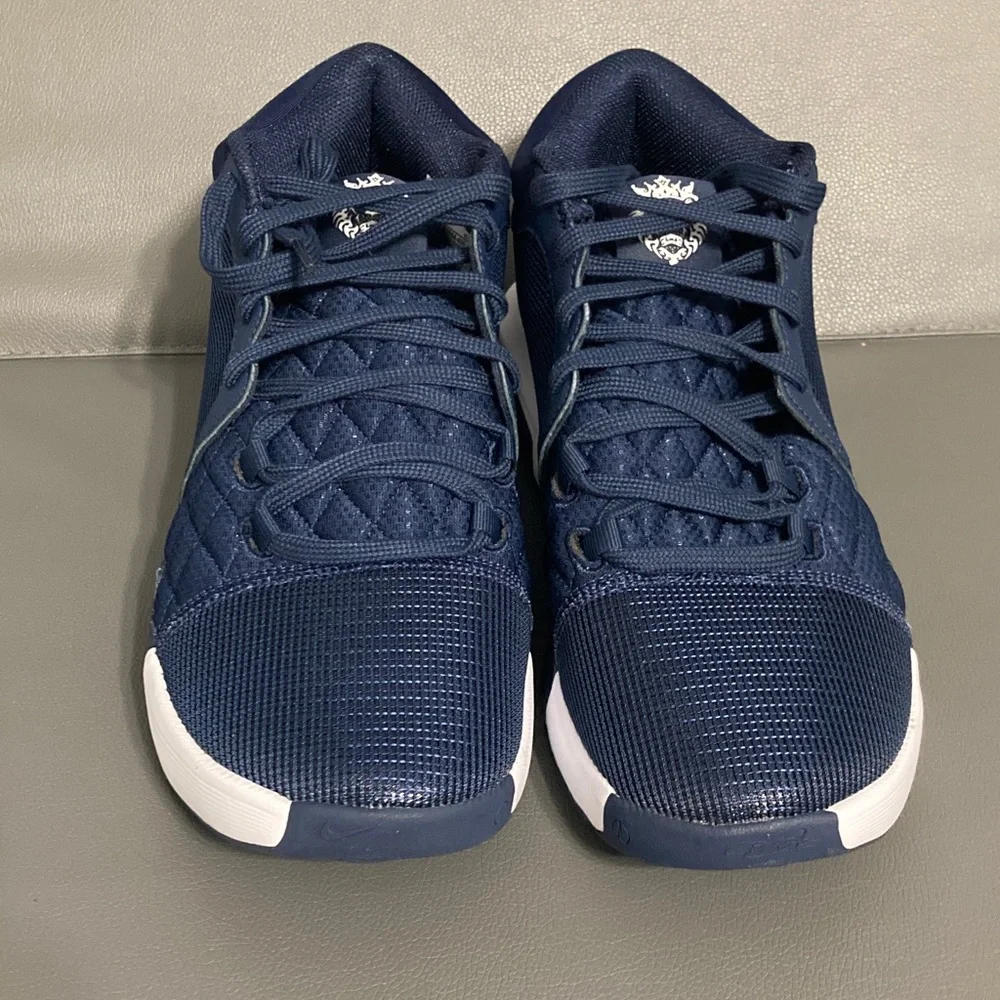 Nike LeBron Witness VIII men’s 10/womens 11.5